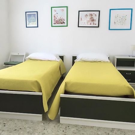 Apartament N050 - Numana, Trilocale In Centro Con Portico E Posto Auto Zewnętrze zdjęcie