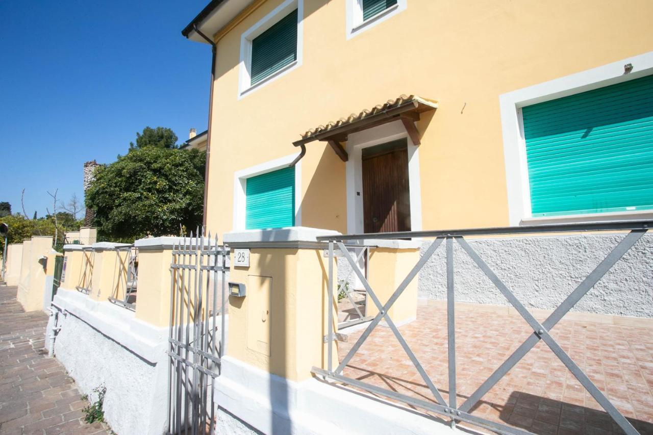 Apartament N050 - Numana, Trilocale In Centro Con Portico E Posto Auto Zewnętrze zdjęcie