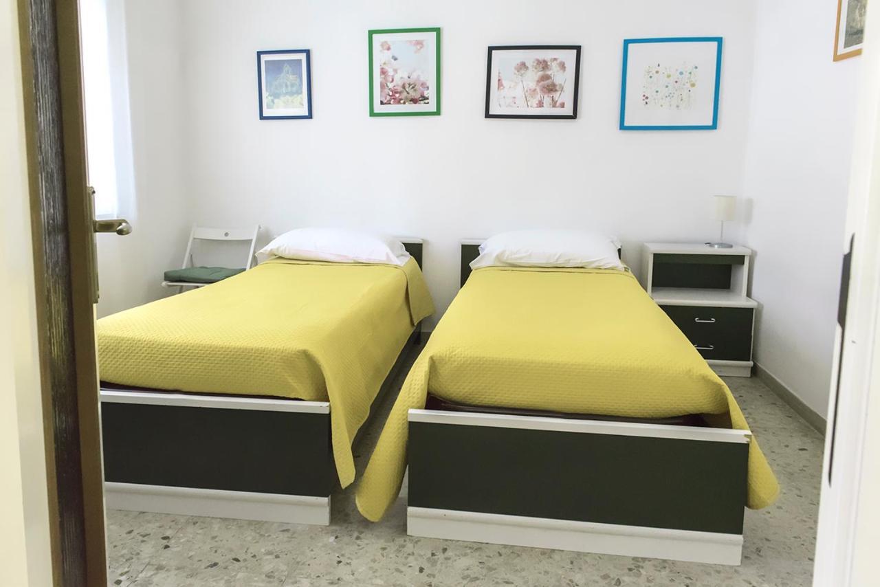 Apartament N050 - Numana, Trilocale In Centro Con Portico E Posto Auto Zewnętrze zdjęcie