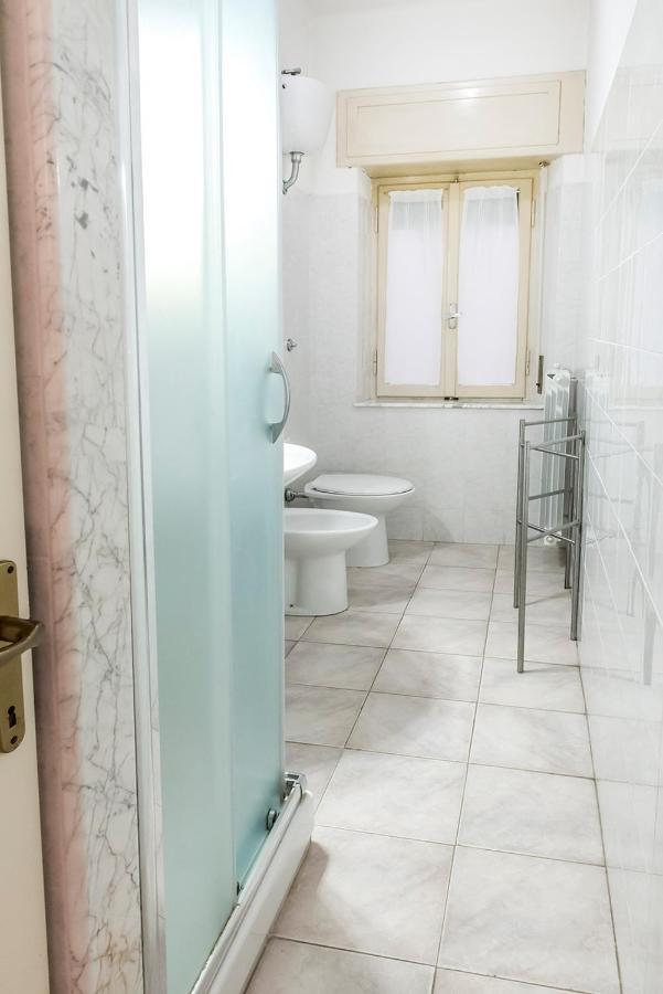 Apartament N050 - Numana, Trilocale In Centro Con Portico E Posto Auto Zewnętrze zdjęcie