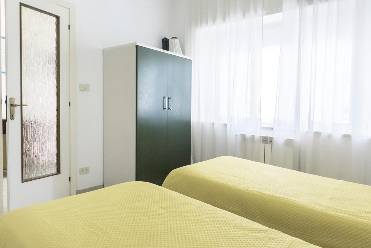 Apartament N050 - Numana, Trilocale In Centro Con Portico E Posto Auto Zewnętrze zdjęcie