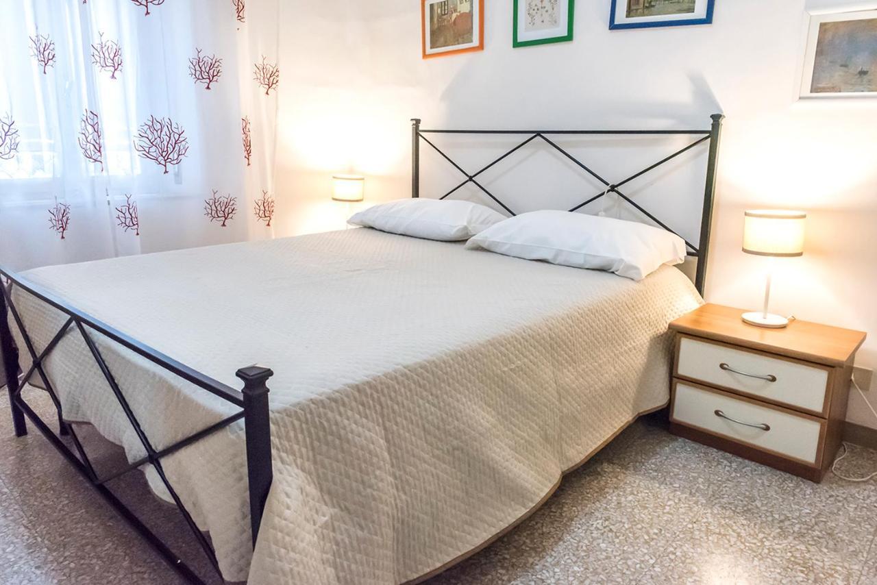 Apartament N050 - Numana, Trilocale In Centro Con Portico E Posto Auto Zewnętrze zdjęcie